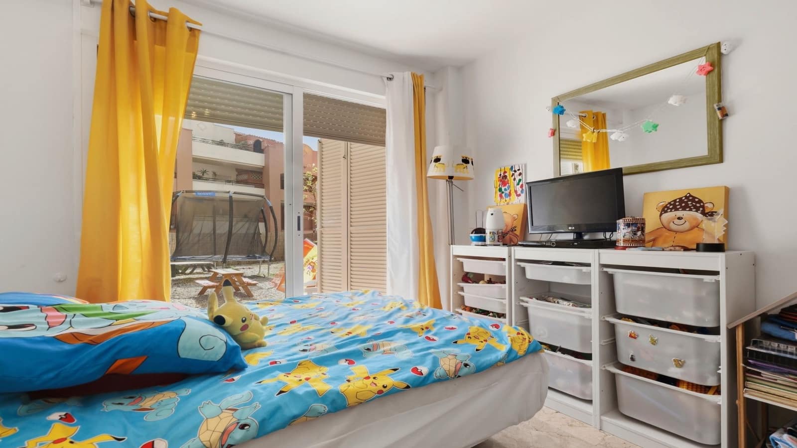2 soveværelse Lejlighed til salg i Manilva med swimmingpool garage - € 315.000 (Ref: 10157581)