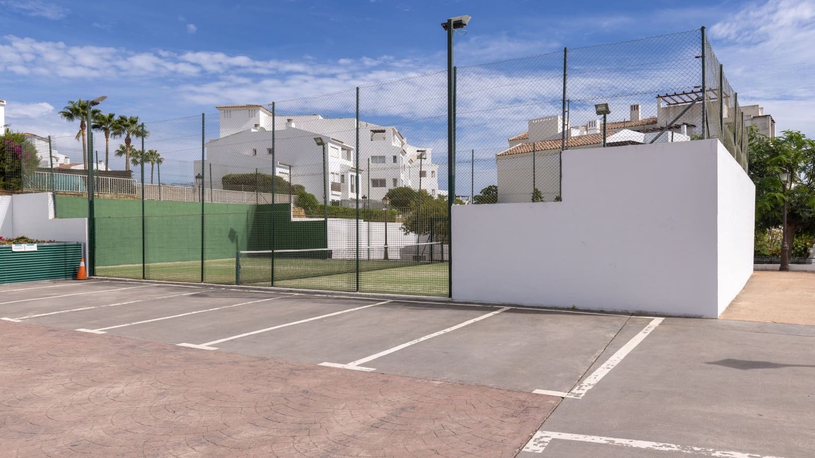 2 soveværelse Lejlighed til salg i Manilva med swimmingpool garage - € 315.000 (Ref: 10157581)