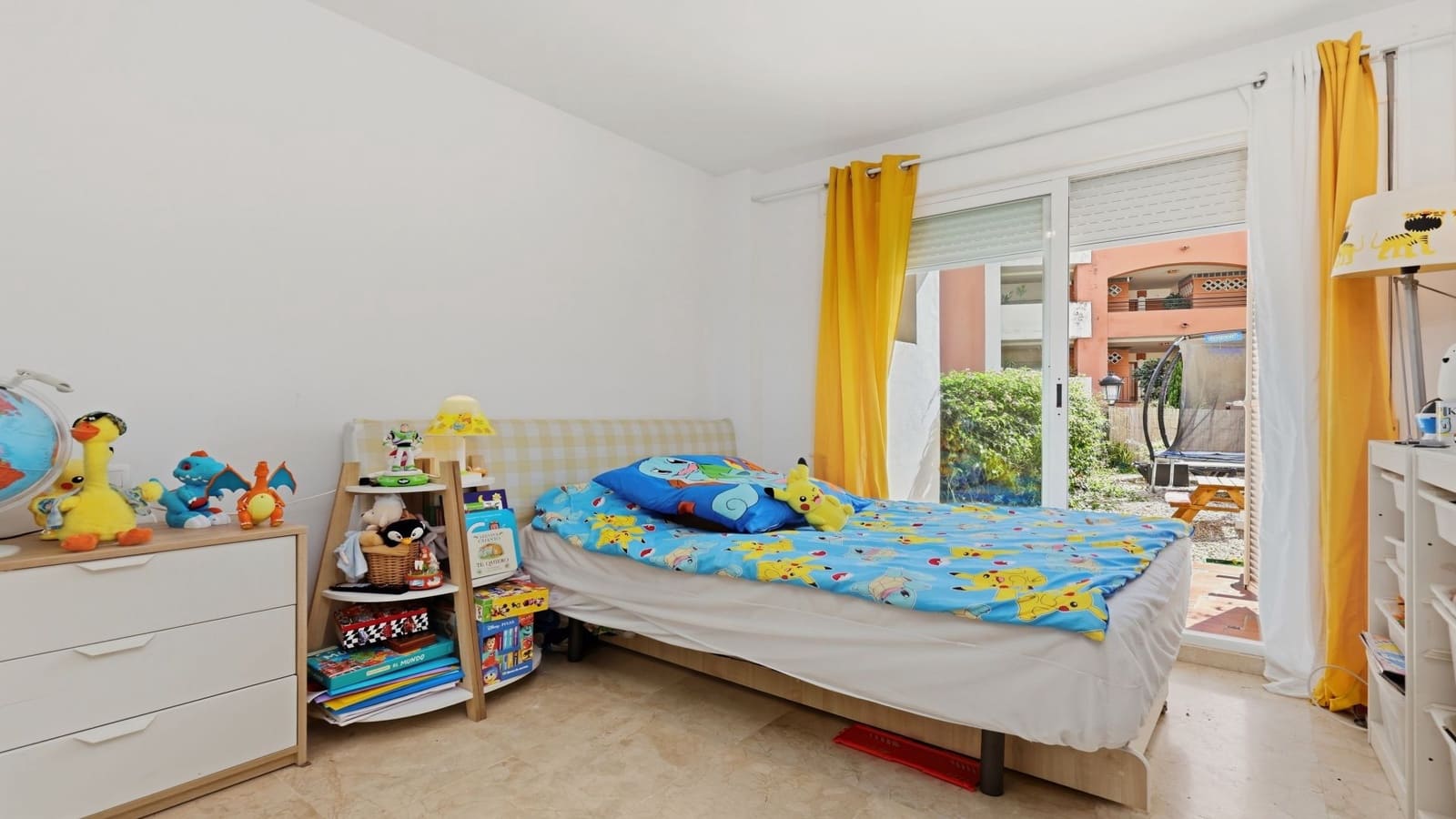 2 soveværelse Lejlighed til salg i Manilva med swimmingpool garage - € 315.000 (Ref: 10157581)
