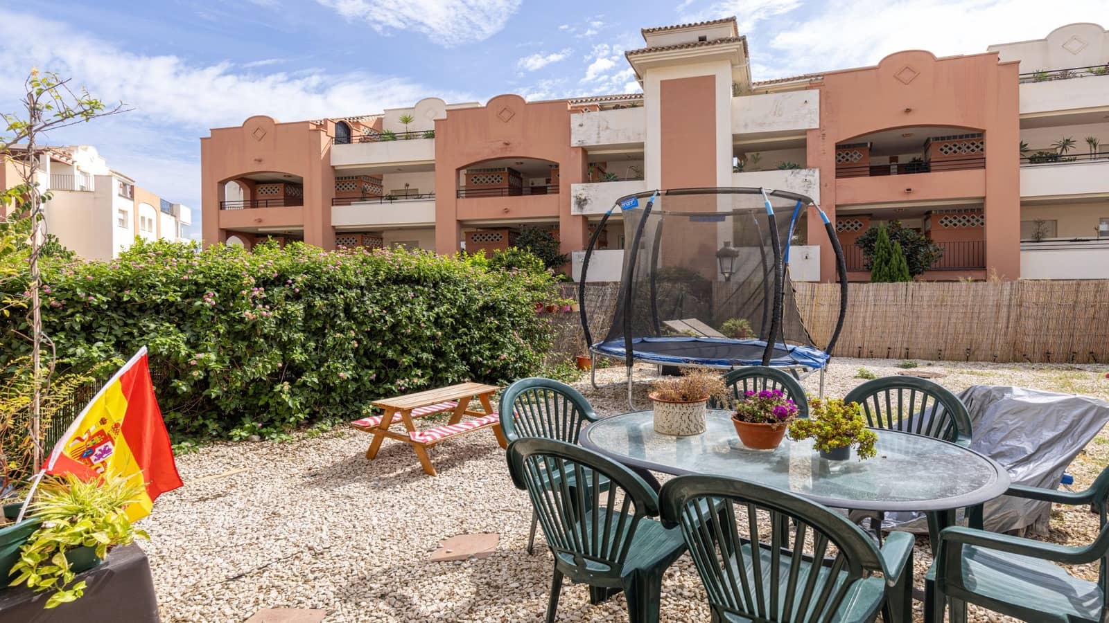 2 soveværelse Lejlighed til salg i Manilva med swimmingpool garage - € 315.000 (Ref: 10157581)