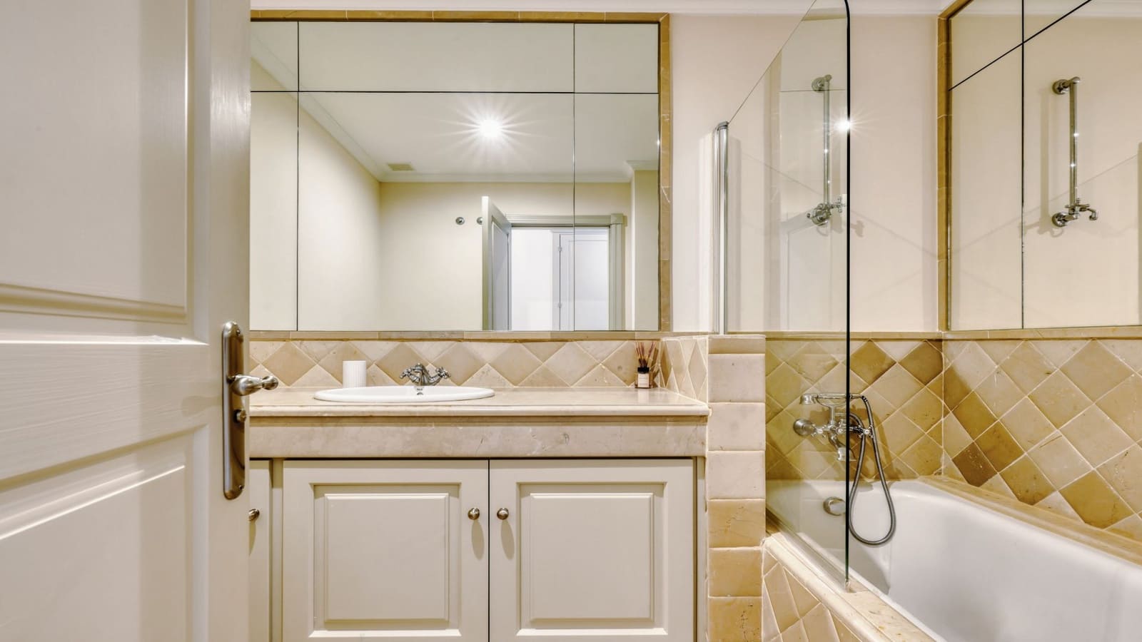 2 bedroom Penthouse for sale in Casares with pool garage - € 519,000 (Ref: 10161224)
