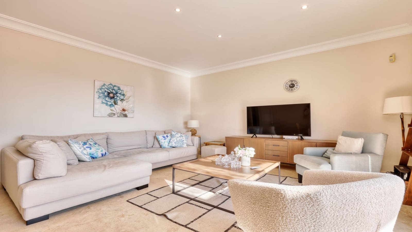 2 bedroom Penthouse for sale in Casares with pool garage - € 519,000 (Ref: 10161224)