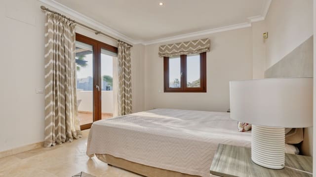 2 soverom Penthouse til salgs i Casares med svømmebasseng garasje - € 519 000 (Ref: 10161224)