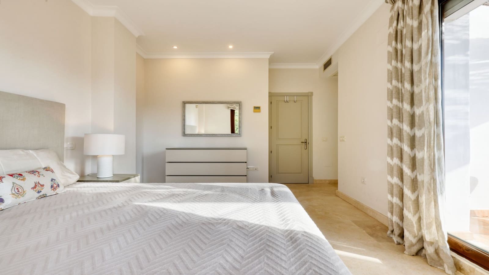 2 bedroom Penthouse for sale in Casares with pool garage - € 519,000 (Ref: 10161224)