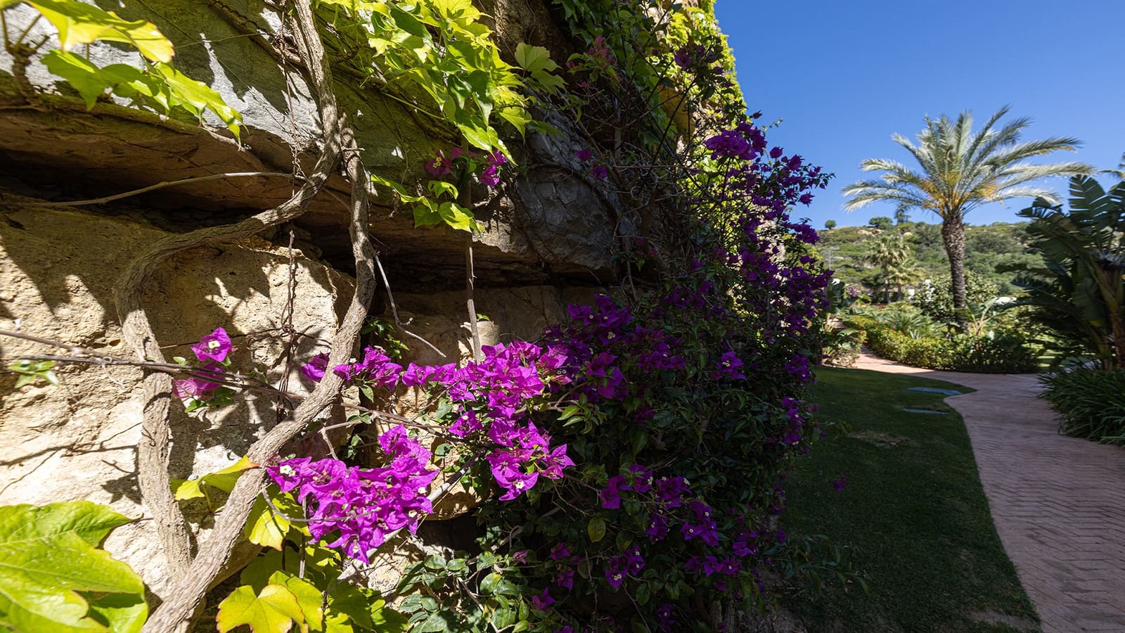 2 bedroom Penthouse for sale in Casares with pool garage - € 519,000 (Ref: 10161224)