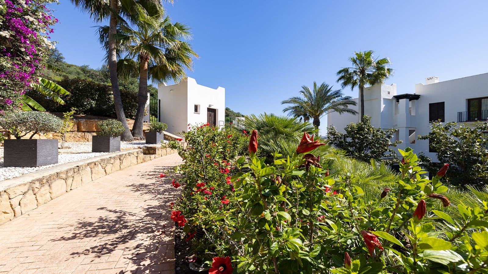 2 bedroom Penthouse for sale in Casares with pool garage - € 519,000 (Ref: 10161224)