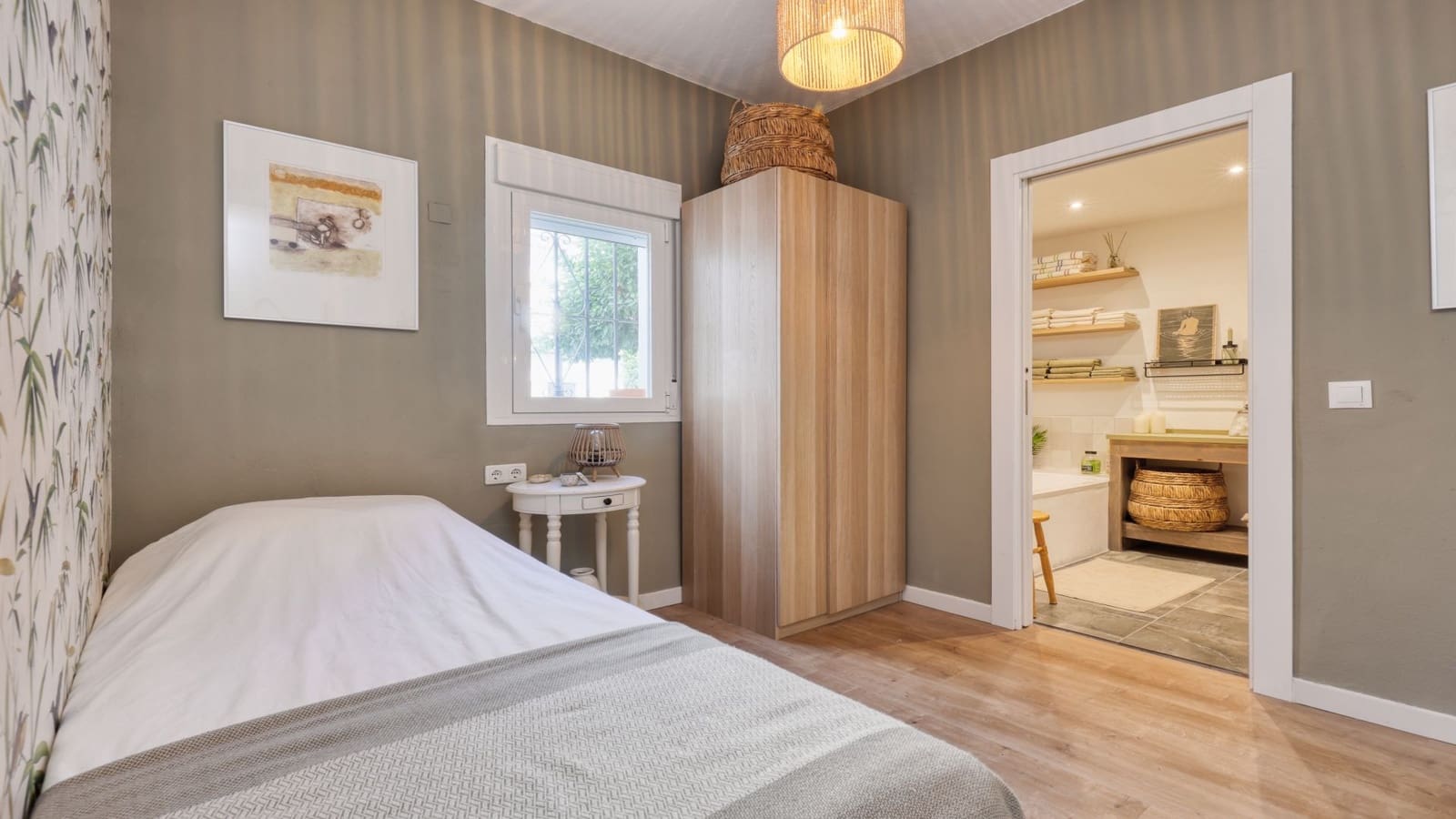 2 sovrum Lägenhet till salu i Estepona - 285 000 € (Ref: 10166324)