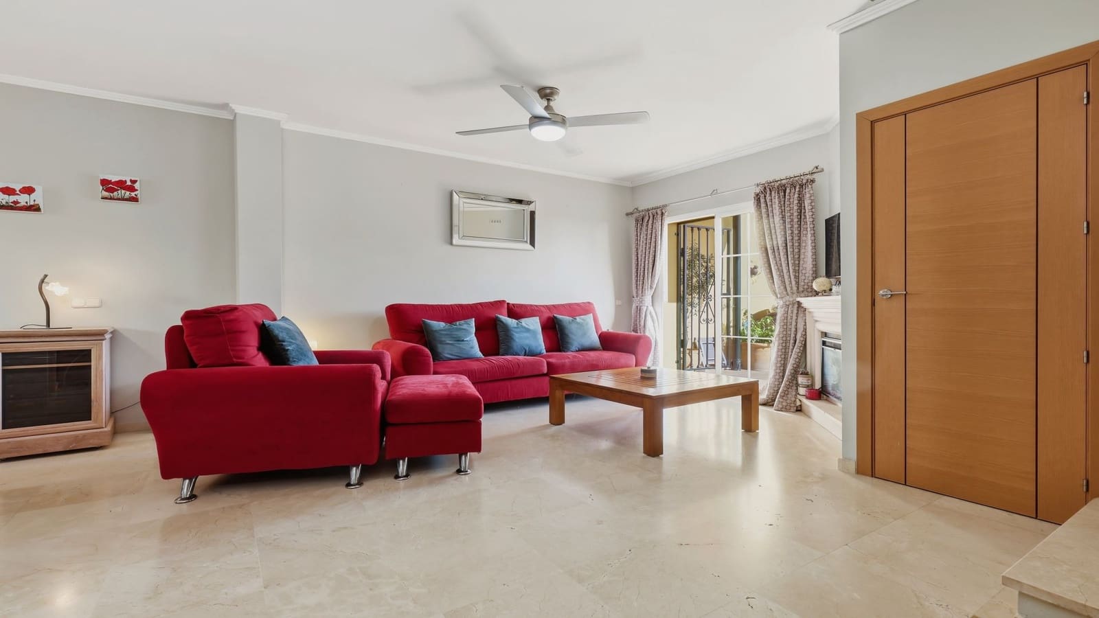 Casa de 3 habitaciones en Manilva en venta con piscina garaje - 329.950 € (Ref: 10180420)