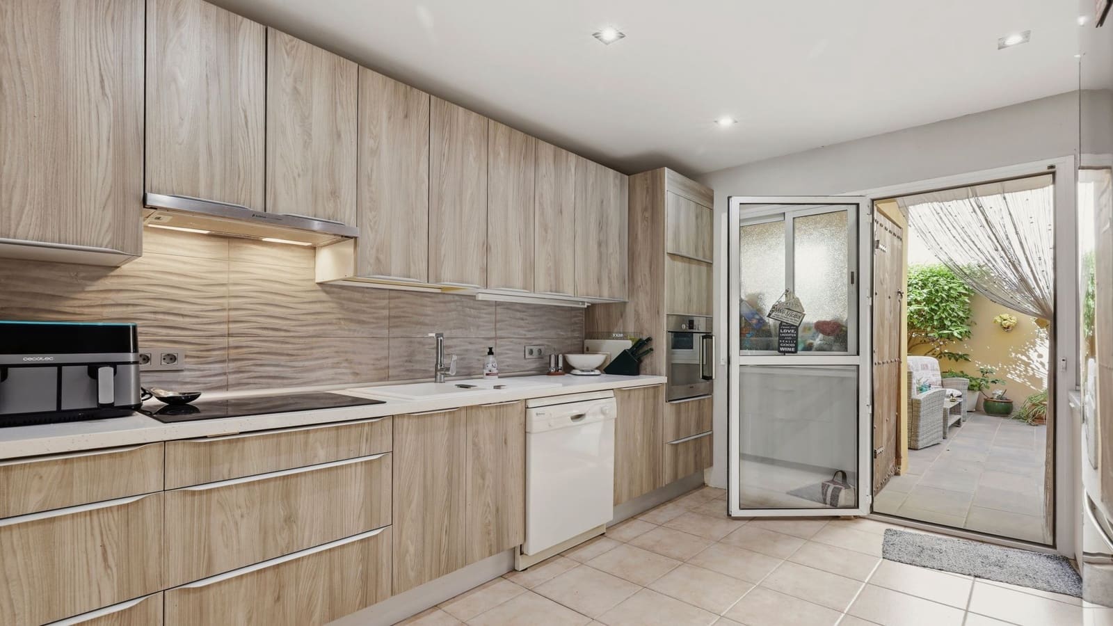Casa de 3 habitaciones en Manilva en venta con piscina garaje - 329.950 € (Ref: 10180420)