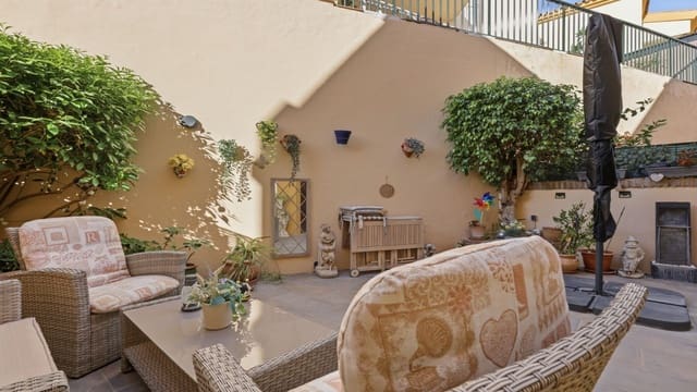 Casa de 3 habitaciones en Manilva en venta con piscina garaje - 329.950 € (Ref: 10180420)