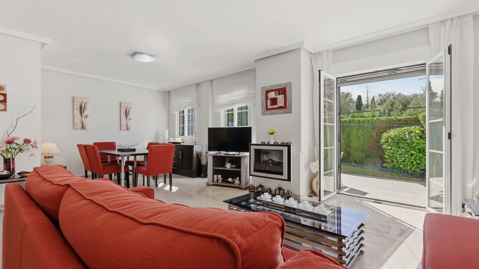 Casa de 3 habitaciones en Bahia de Casares en venta con piscina garaje - 349.000 € (Ref: 10180422)