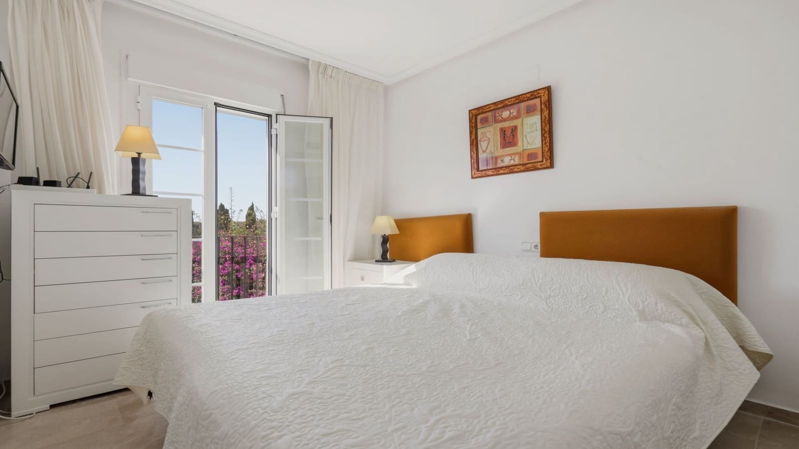 Casa de 3 habitaciones en Bahia de Casares en venta con piscina garaje - 349.000 € (Ref: 10180422)