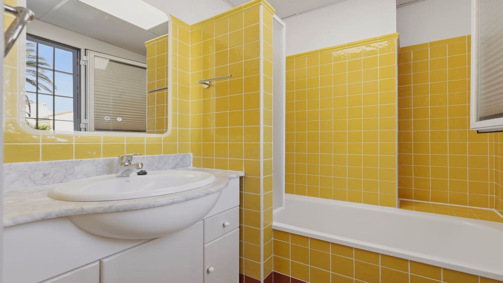 Casa de 3 habitaciones en Bahia de Casares en venta con piscina garaje - 349.000 € (Ref: 10180422)