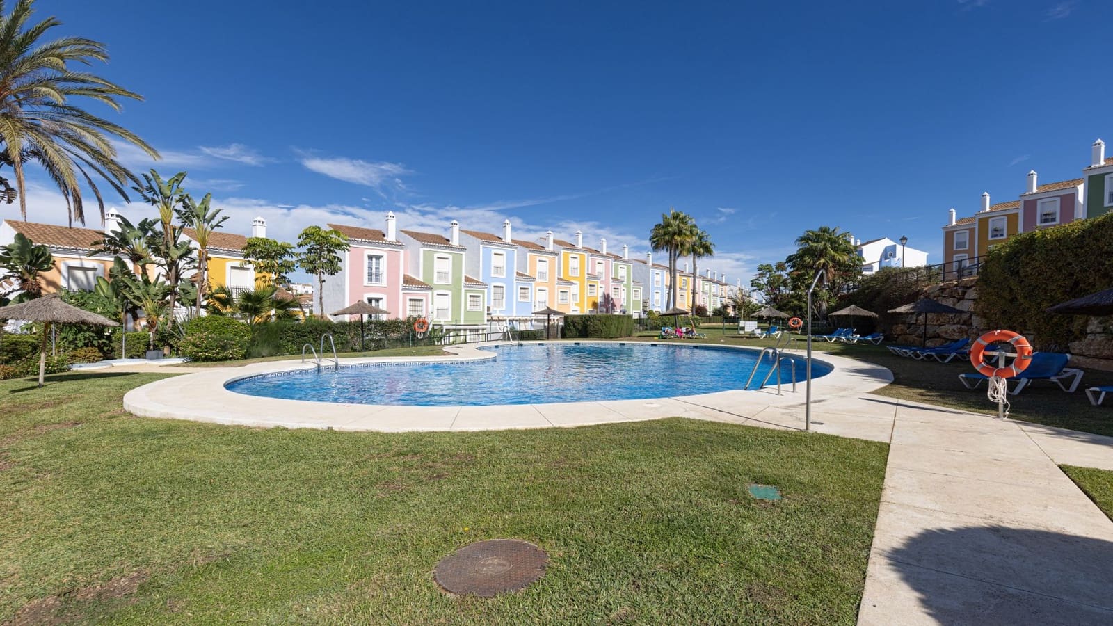 Casa de 3 habitaciones en Bahia de Casares en venta con piscina garaje - 349.000 € (Ref: 10180422)