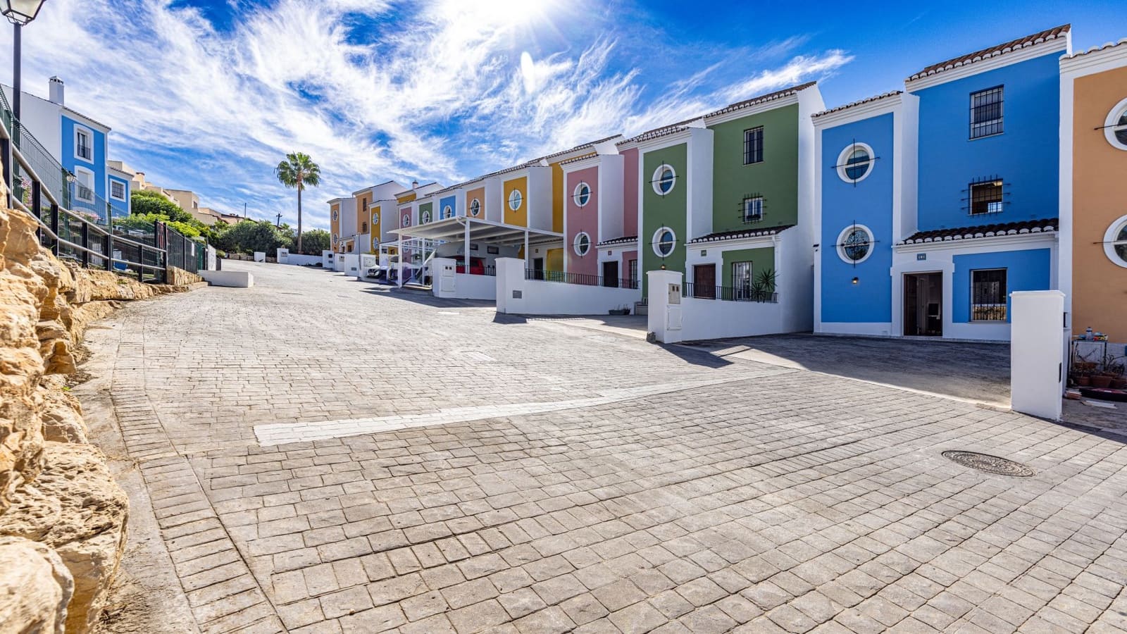 Casa de 3 habitaciones en Bahia de Casares en venta con piscina garaje - 349.000 € (Ref: 10180422)