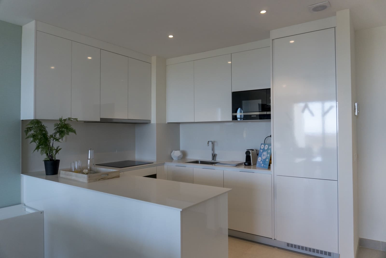 Apartamento de 2 habitaciones en Estepona en venta con piscina garaje - 355.000 € (Ref: 4618288)