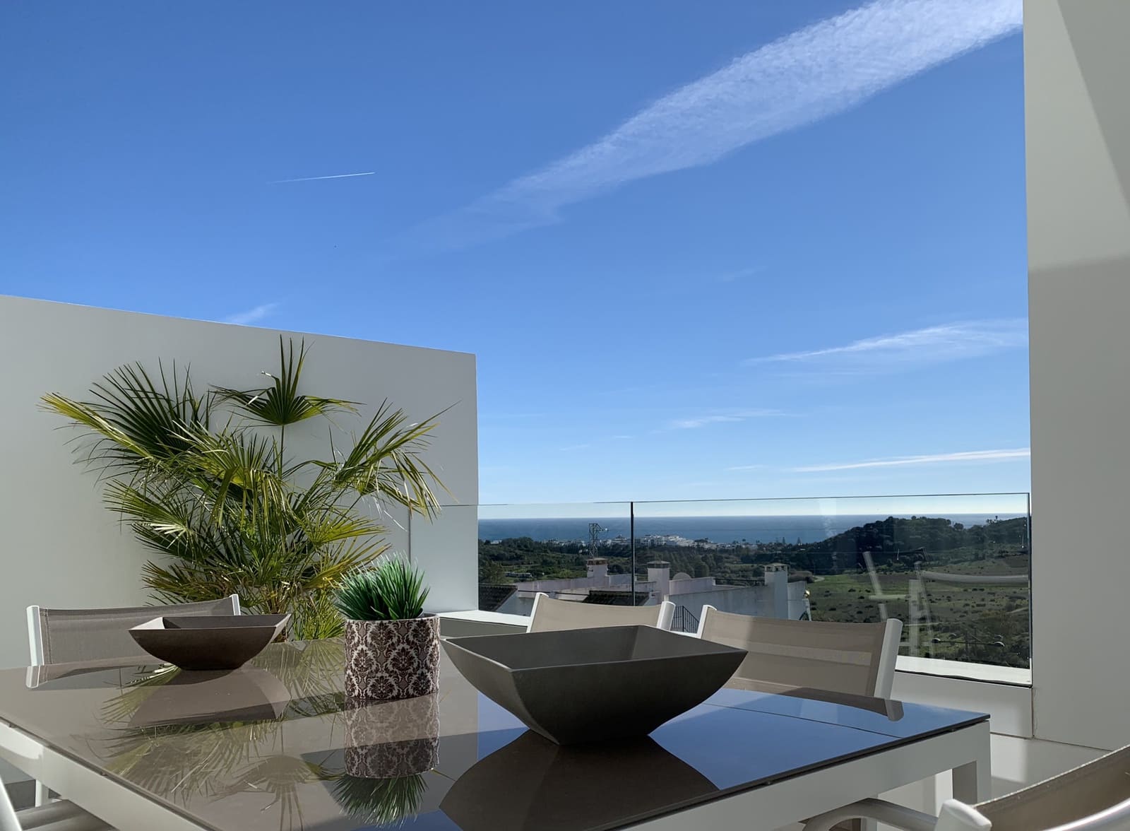 Apartamento de 2 habitaciones en Estepona en venta con piscina garaje - 355.000 € (Ref: 4618288)