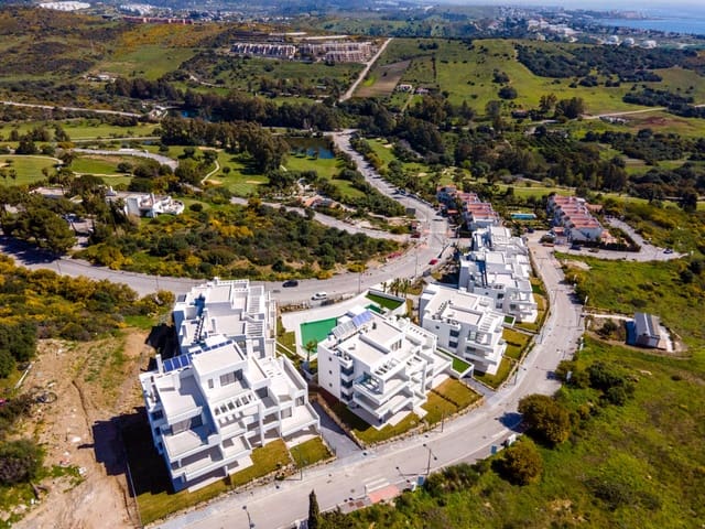 2 bedroom Apartment for sale in Estepona Golf, Estepona with pool garage - € 355,000 (Ref: 4618288)