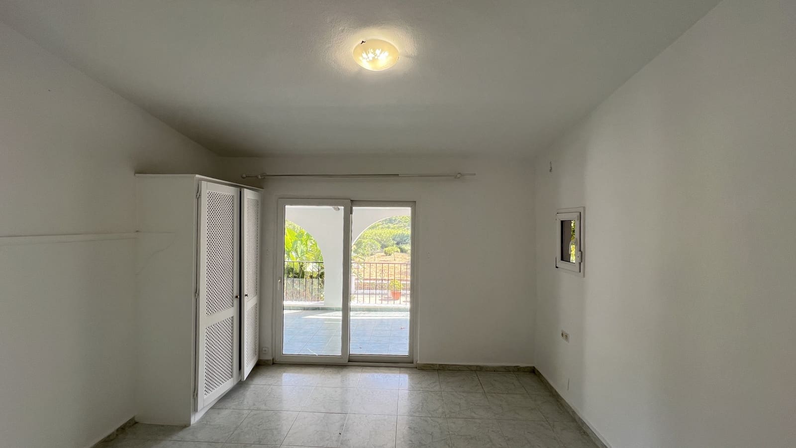 3 soveværelse Finca/Landehus til salg i Manilva med swimmingpool garage - € 675.000 (Ref: 8370837)