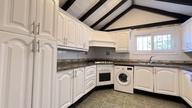 Finca/Casa Rural de 3 habitaciones en Castillo de la Duquesa, Manilva en venta con piscina garaje - 675.000 € (Ref: 8370837)