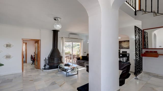 3 sovrum Hus till salu i Manilva med pool garage - 399 000 € (Ref: 8566455)