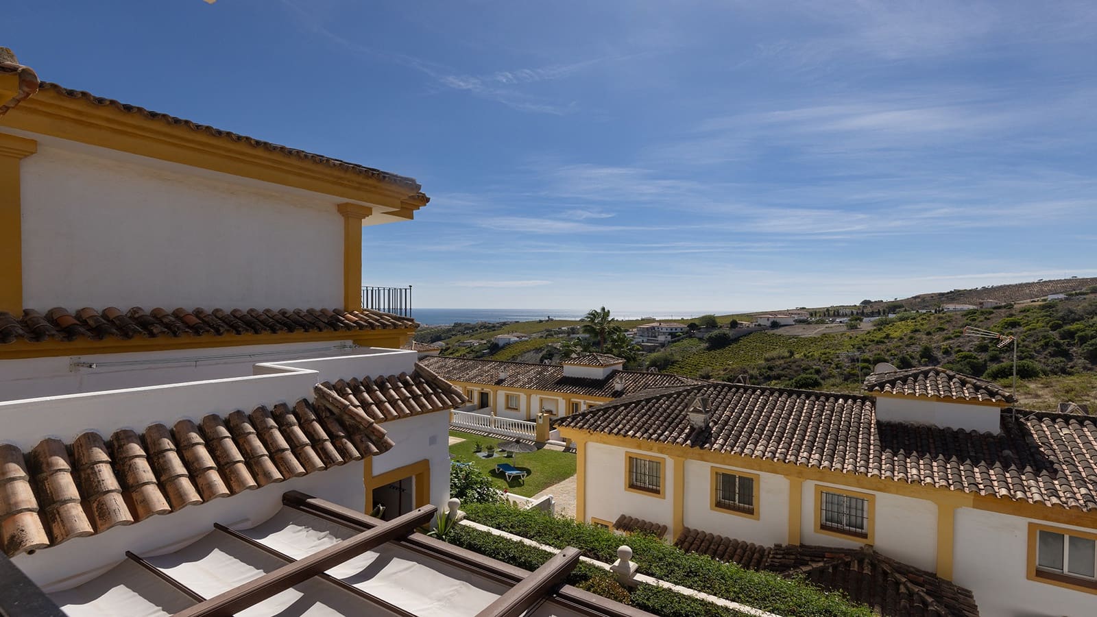 3 bedroom Townhouse for sale in Manilva with pool garage - € 399,000 (Ref: 8566455)
