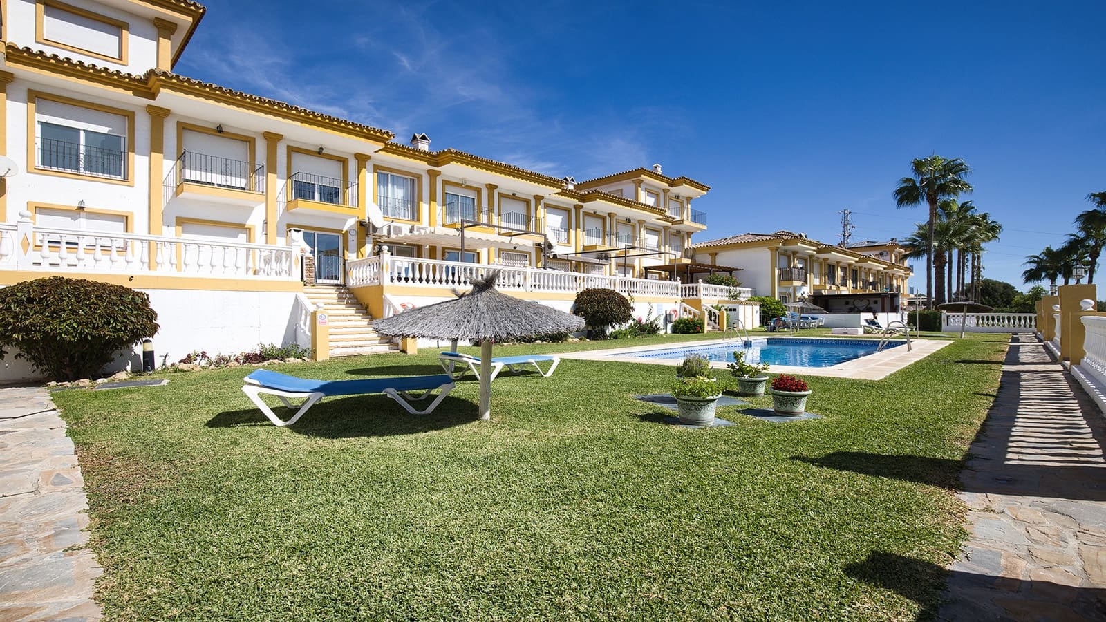 3 bedroom Townhouse for sale in Manilva with pool garage - € 399,000 (Ref: 8566455)