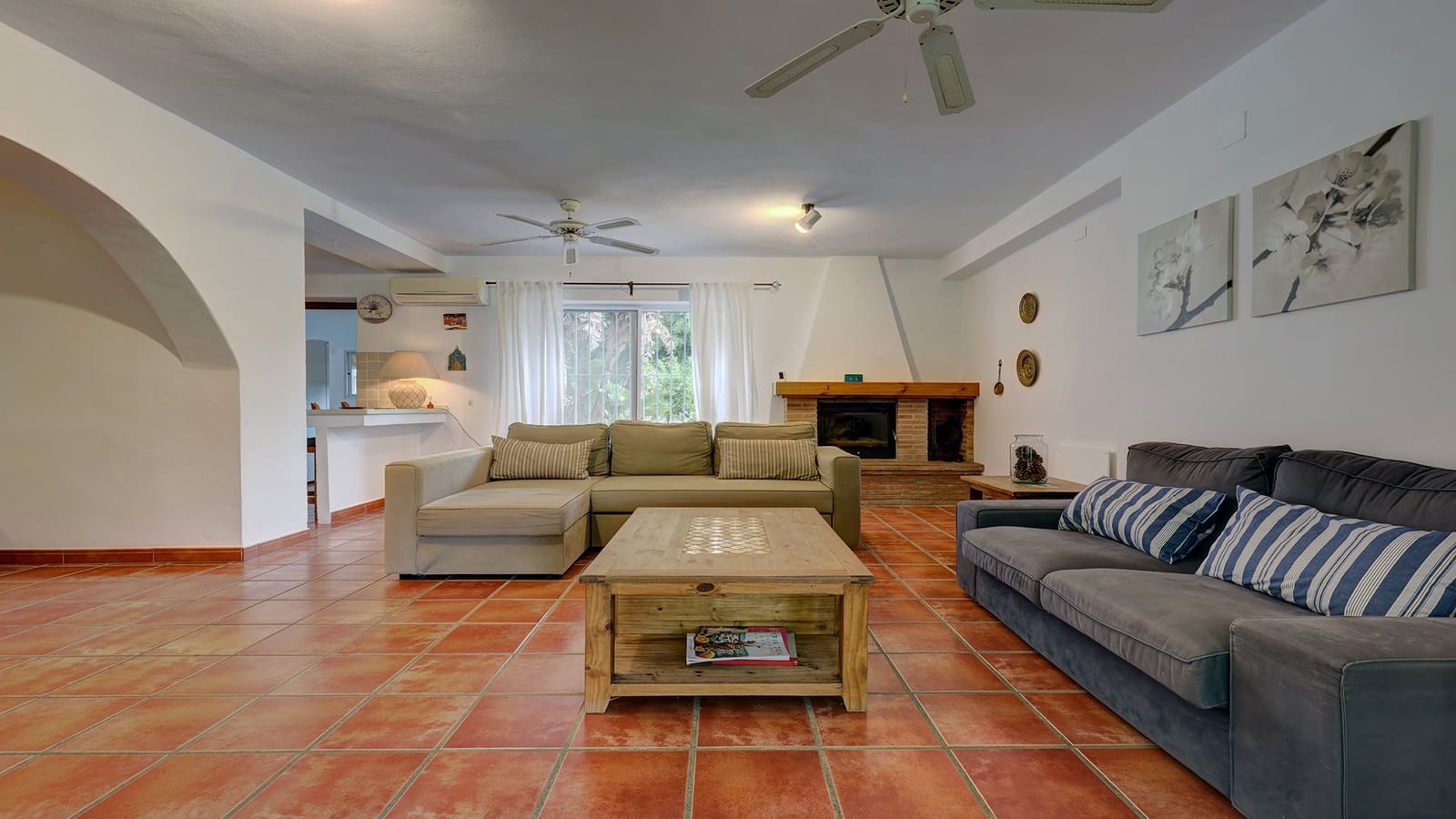 3 soveværelse Finca/Landehus til salg i San Pablo de Buceite med swimmingpool garage - € 650.000 (Ref: 8595318)