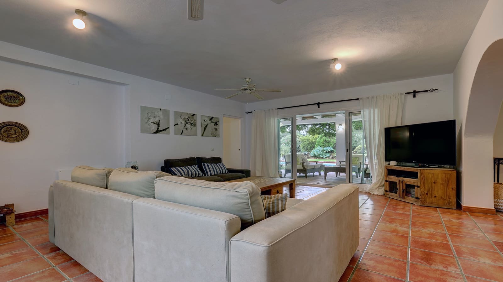 3 soveværelse Finca/Landehus til salg i San Pablo de Buceite med swimmingpool garage - € 650.000 (Ref: 8595318)