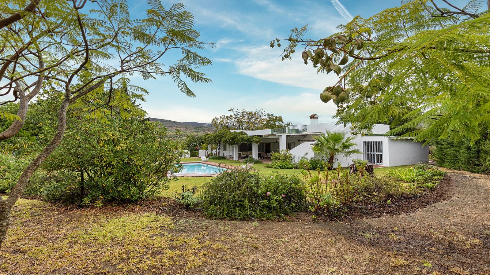 3 soveværelse Finca/Landehus til salg i San Pablo de Buceite med swimmingpool garage - € 650.000 (Ref: 8595318)