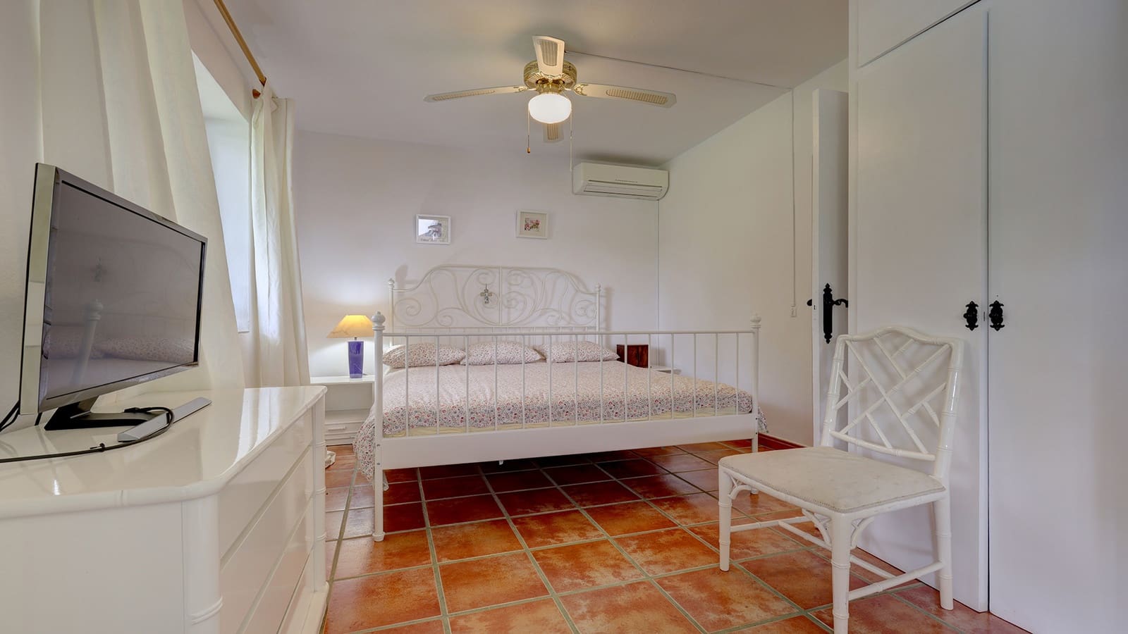 3 soveværelse Finca/Landehus til salg i San Pablo de Buceite med swimmingpool garage - € 650.000 (Ref: 8595318)