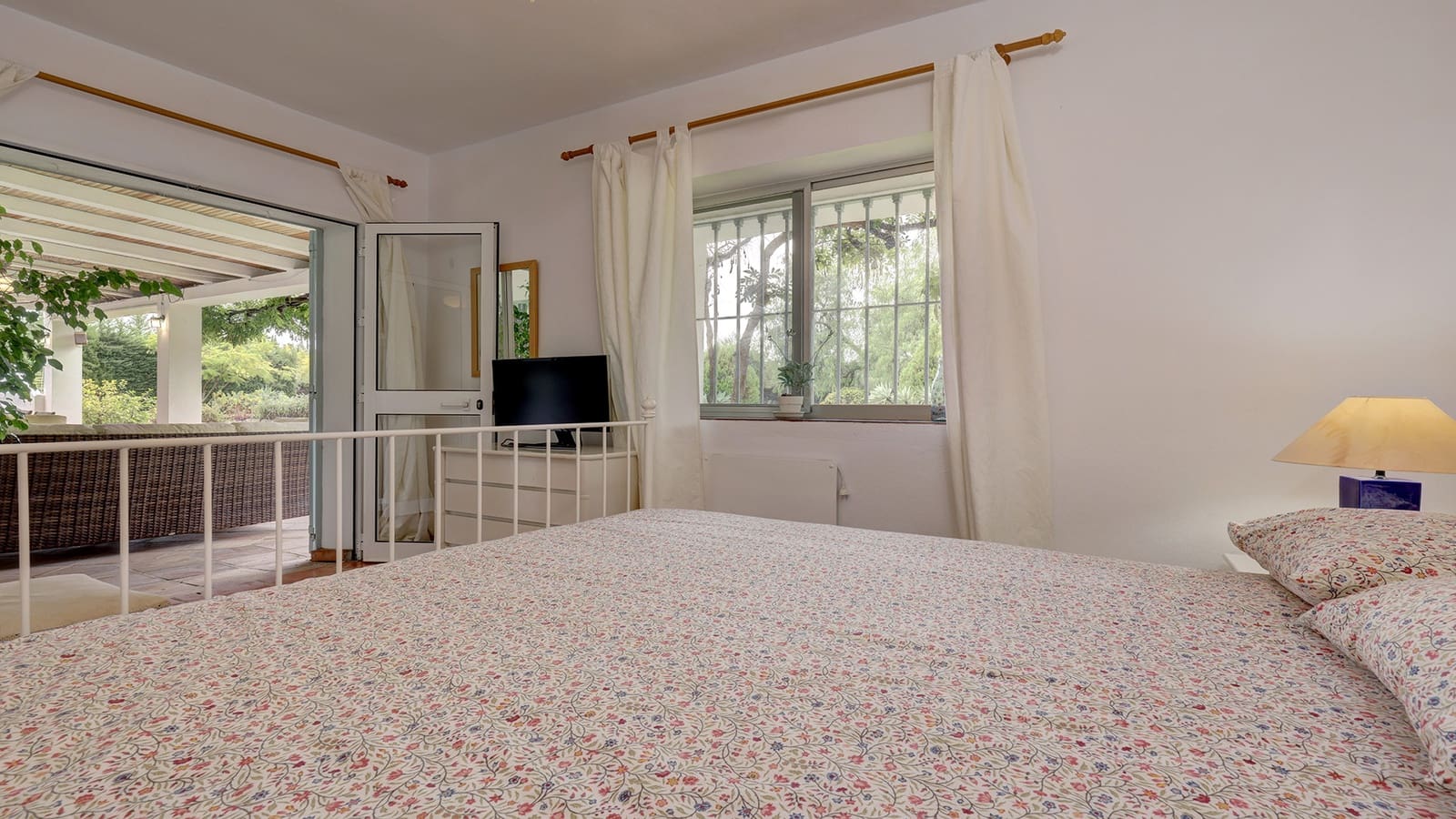 3 soveværelse Finca/Landehus til salg i San Pablo de Buceite med swimmingpool garage - € 650.000 (Ref: 8595318)