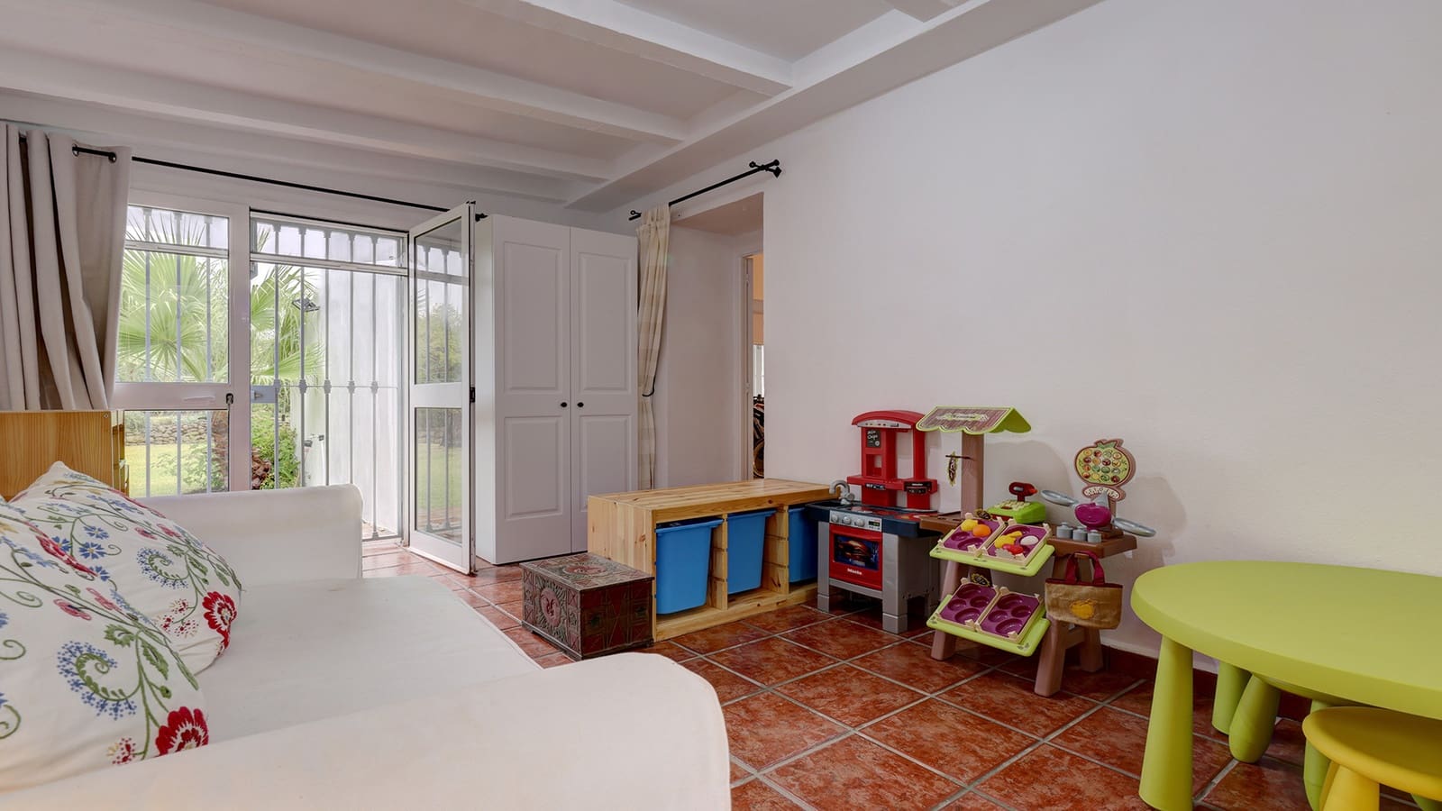 3 soveværelse Finca/Landehus til salg i San Pablo de Buceite med swimmingpool garage - € 650.000 (Ref: 8595318)