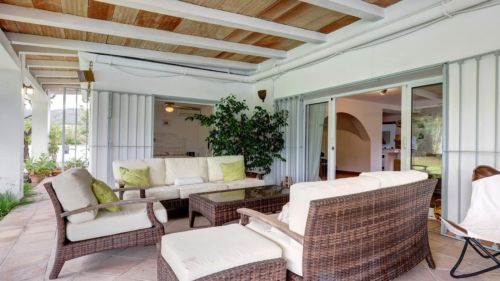 3 soveværelse Finca/Landehus til salg i San Pablo de Buceite med swimmingpool garage - € 650.000 (Ref: 8595318)