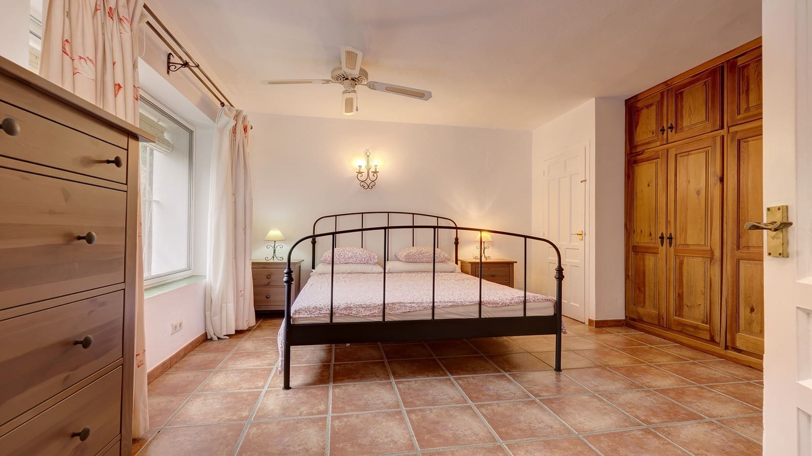 3 soveværelse Finca/Landehus til salg i San Pablo de Buceite med swimmingpool garage - € 650.000 (Ref: 8595318)