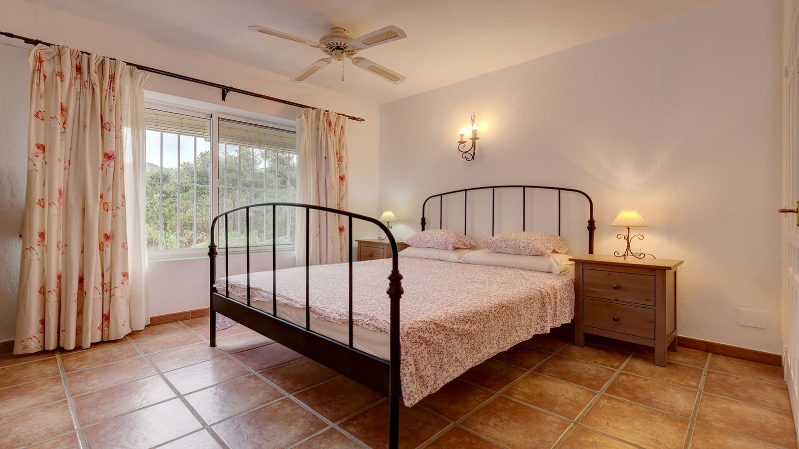 3 soveværelse Finca/Landehus til salg i San Pablo de Buceite med swimmingpool garage - € 650.000 (Ref: 8595318)