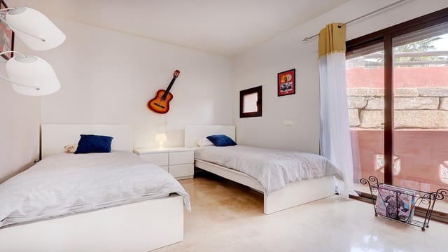 3 Zimmer Apartment zu verkaufen in San Luis de Sabinillas, Manilva mit Pool Garage - 340.000 € (Ref: 8836424)