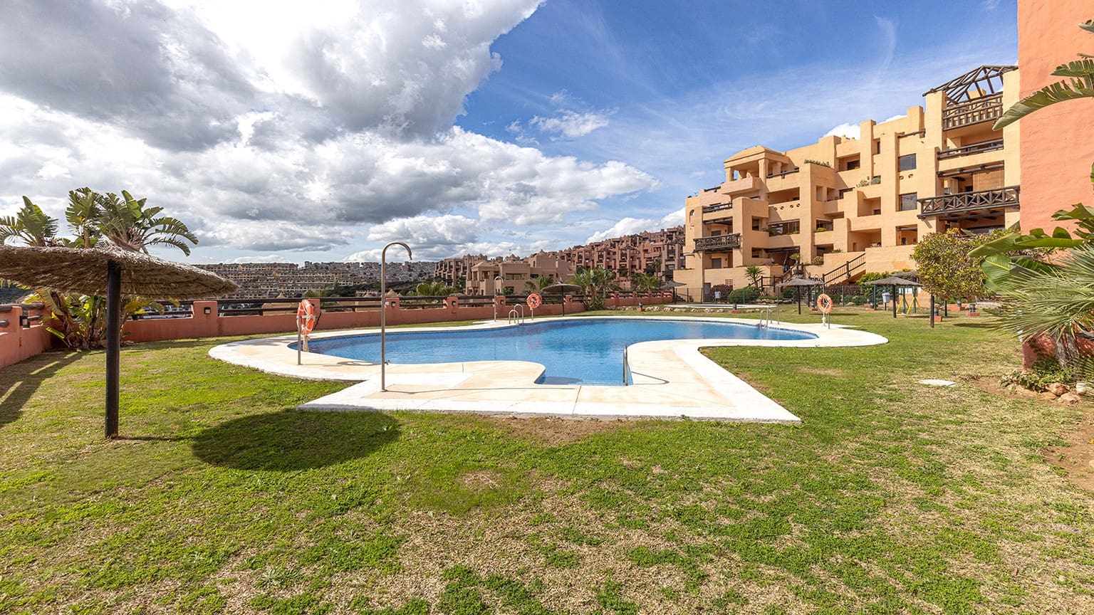 3 soveværelse Lejlighed til salg i San Luis de Sabinillas med swimmingpool garage - € 340.000 (Ref: 8836424)