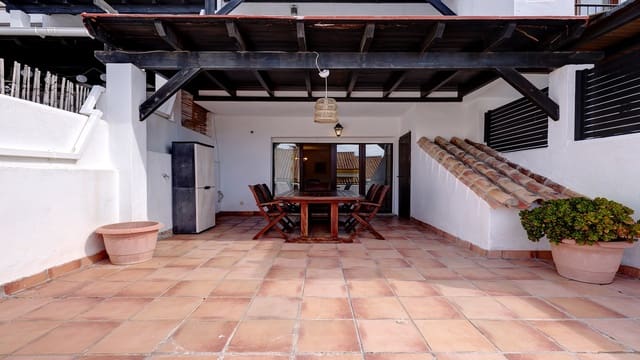 4 sypialnia Dom na sprzedaż w Manilva z basenem garażem - 425 000 € (Ref: 8862608)