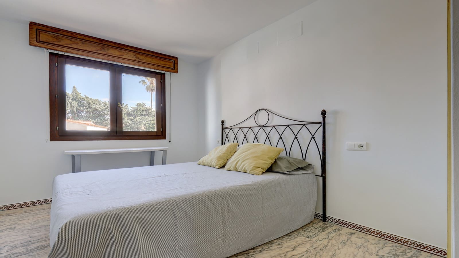 4 sypialnia Dom na sprzedaż w Manilva z basenem garażem - 425 000 € (Ref: 8862608)