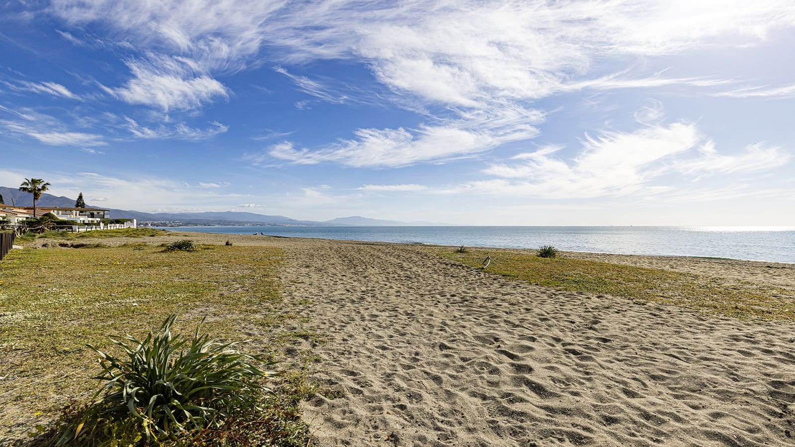 4 sypialnia Dom na sprzedaż w Manilva z basenem garażem - 425 000 € (Ref: 8862608)