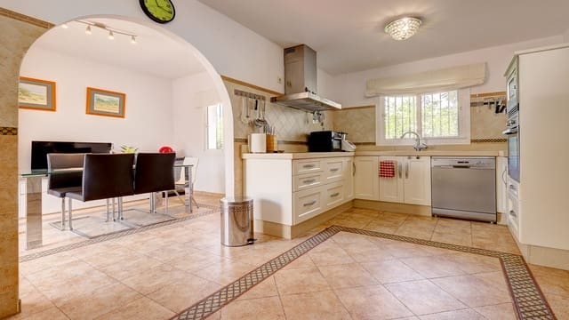 5 sovrum Villa till salu i Casares med pool garage - 1 200 000 € (Ref: 9099065)