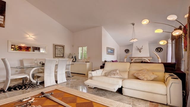 5 chambre Villa/Maison à vendre à Casares avec piscine garage - 1 200 000 € (Ref: 9099065)