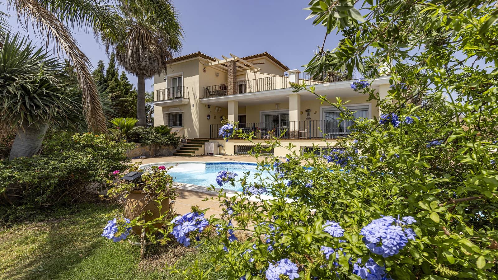 5 bedroom Villa for sale in Casares with pool garage - € 1,200,000 (Ref: 9099065)