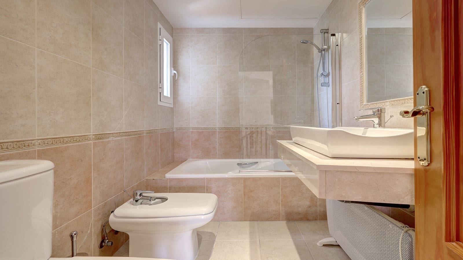 5 bedroom Villa for sale in Casares with pool garage - € 1,200,000 (Ref: 9099065)