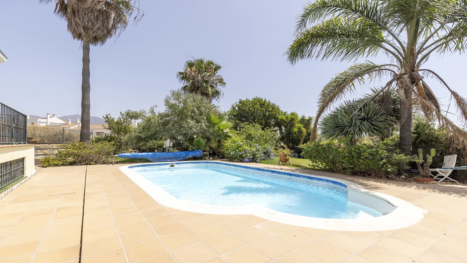5 bedroom Villa for sale in Casares with pool garage - € 1,200,000 (Ref: 9099065)