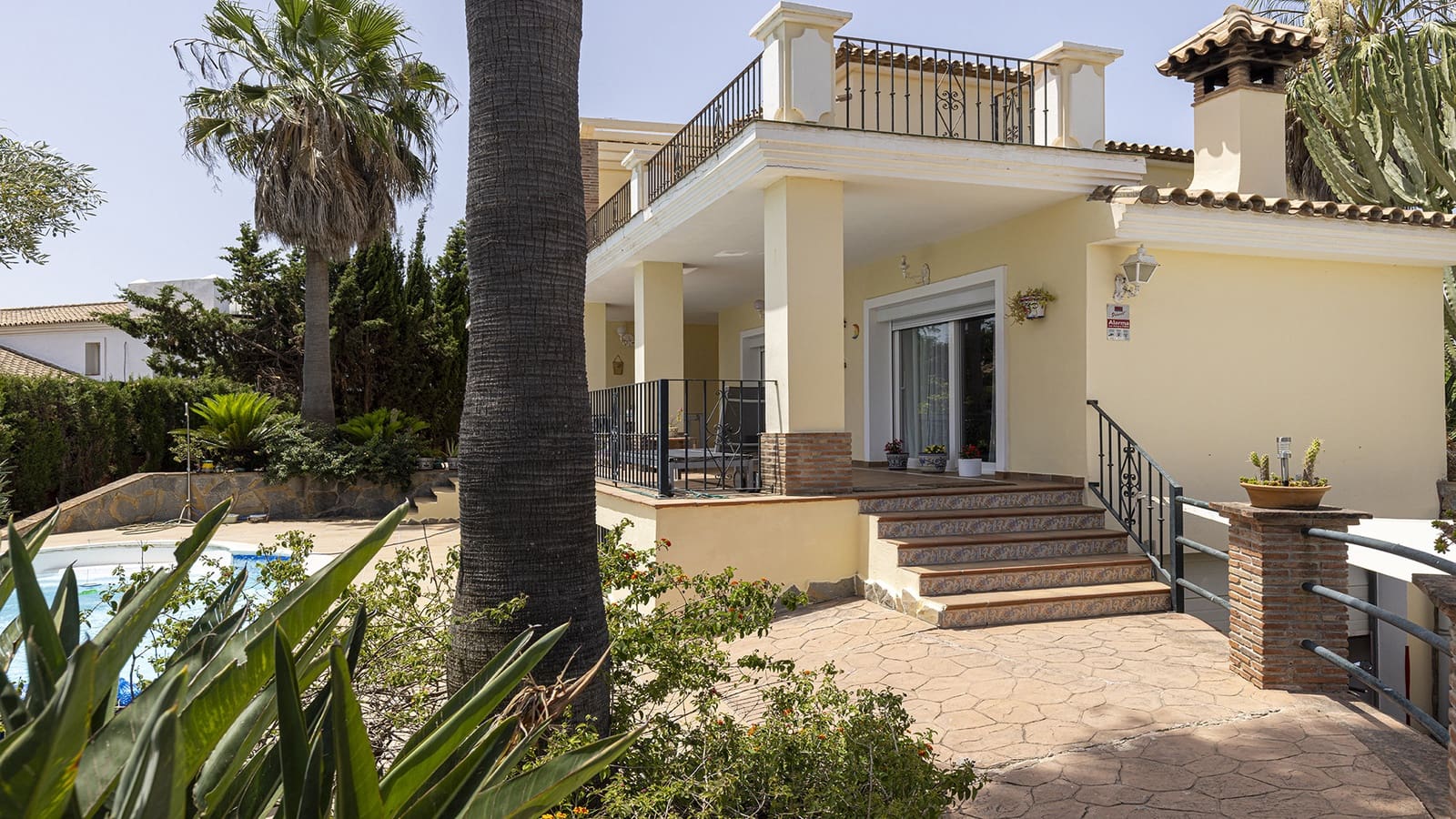 5 bedroom Villa for sale in Casares with pool garage - € 1,200,000 (Ref: 9099065)