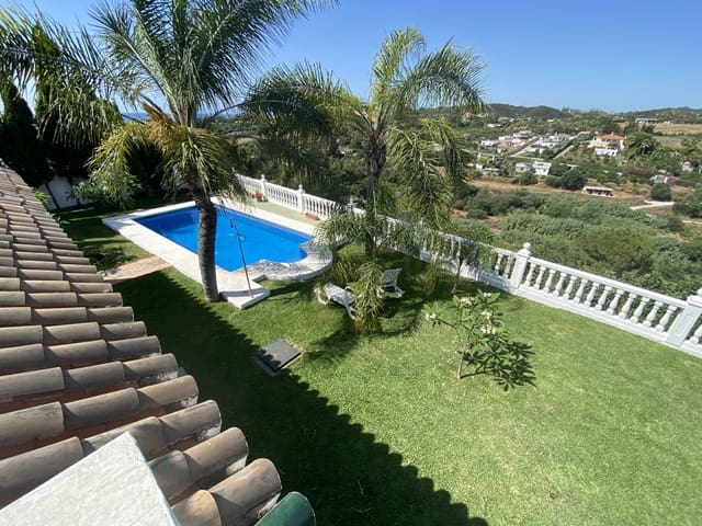 3 bedroom Finca/Country House for sale in El Velerín, Estepona with pool garage - € 1,075,000 (Ref: 9129718)