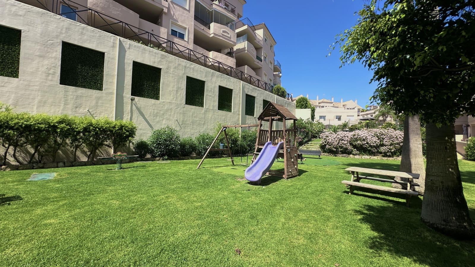 2 sovrum Lägenhet till salu i Manilva med pool garage - 249 000 € (Ref: 9147057)