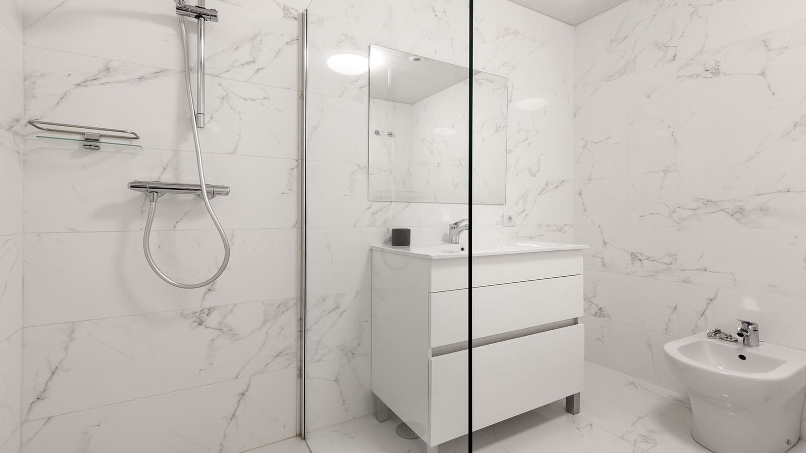 Apartamento de 2 habitaciones en Casares en venta con piscina garaje - 389.000 € (Ref: 9200451)